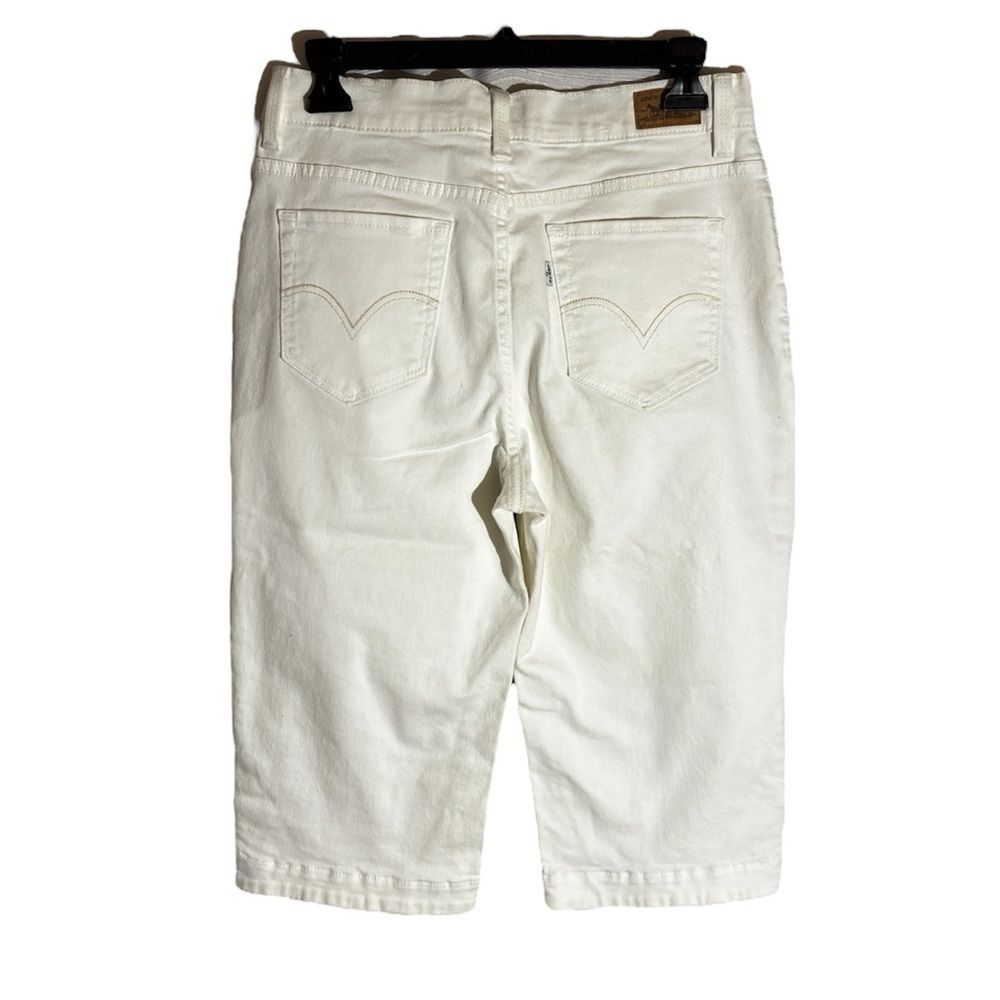 Levi's 512 Slimming Capris Jeans - Picture 4 of 9